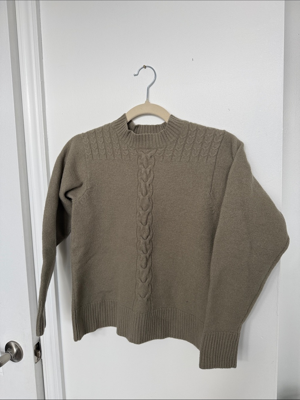 Women's Cable-Knit Crewneck Sweater in Taupe